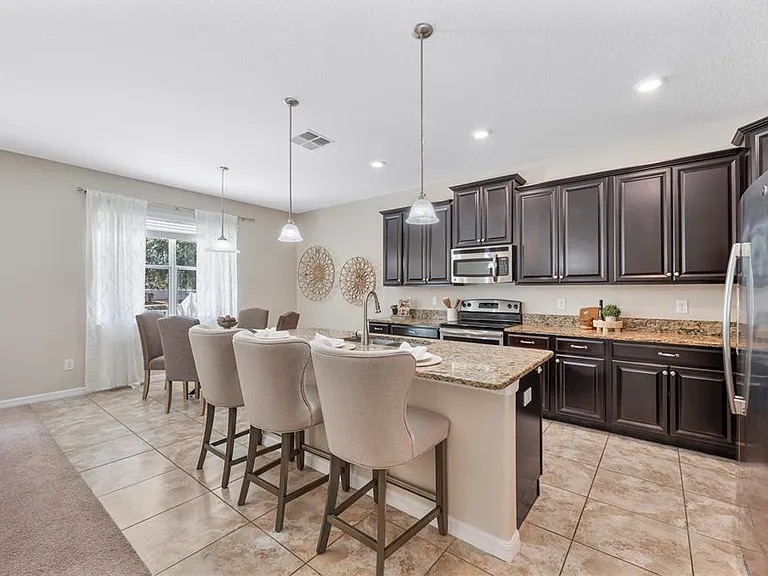 18344 Aylesbury Ln, Land O Lakes, FL 34638